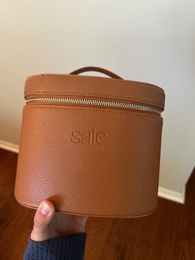 Saie Makeup Case